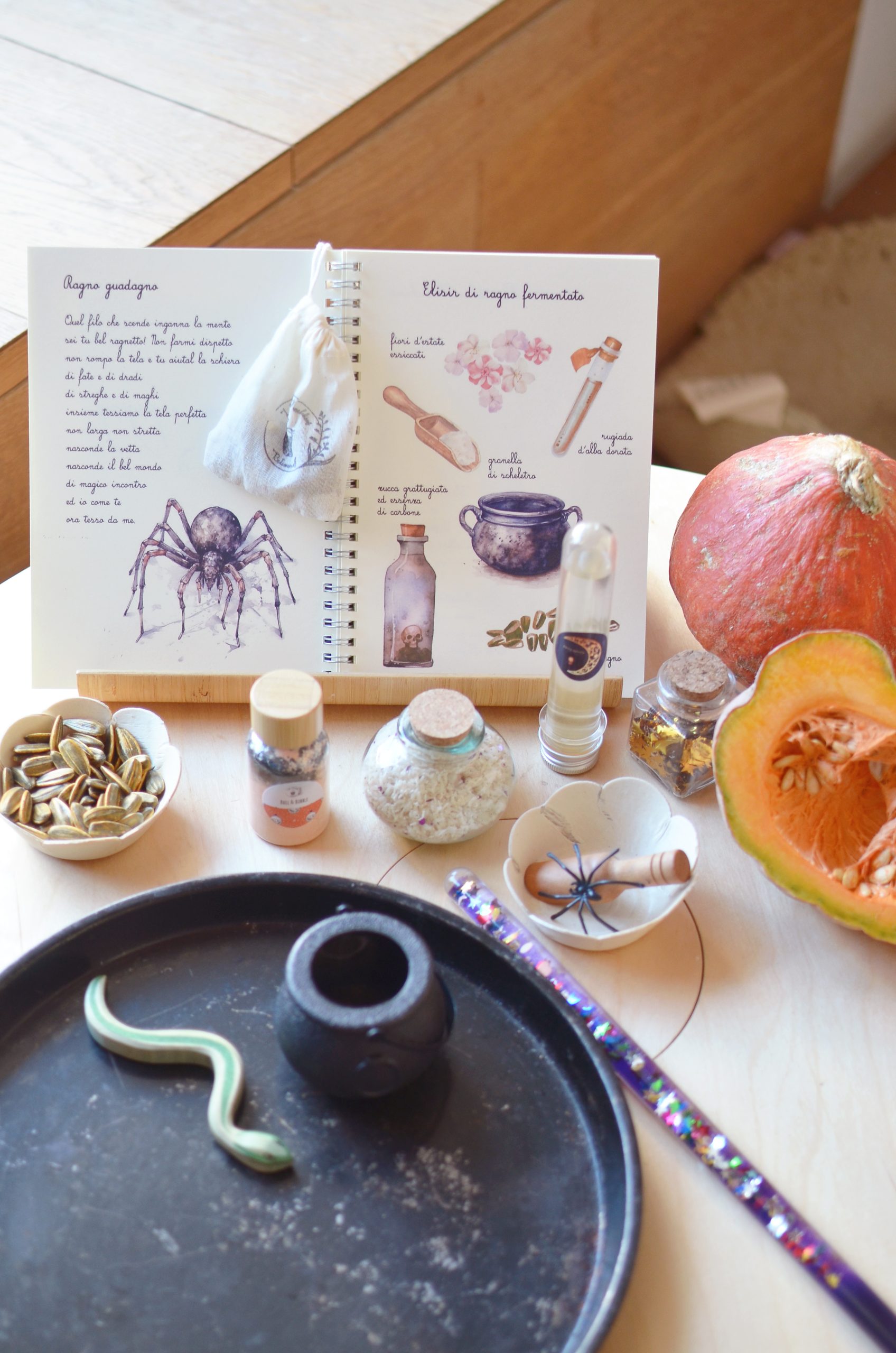 Halloween mini calderone magico contenitore plastica 7 cm
