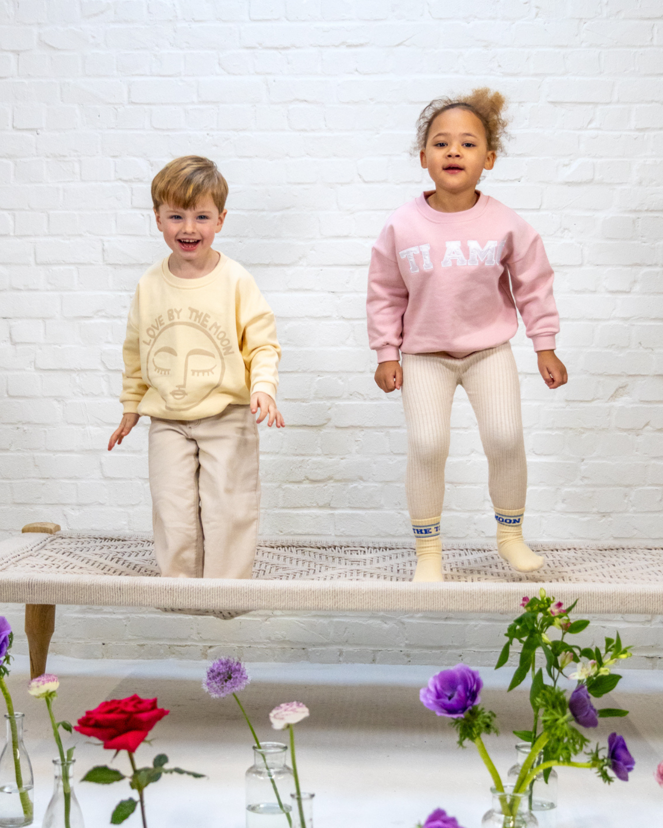 Ella and Rapha Love by the Moon felpa bambino giallo cotone
