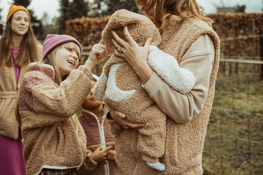 Ella and Rapha Teddy Moon Suit tuta beige calda
