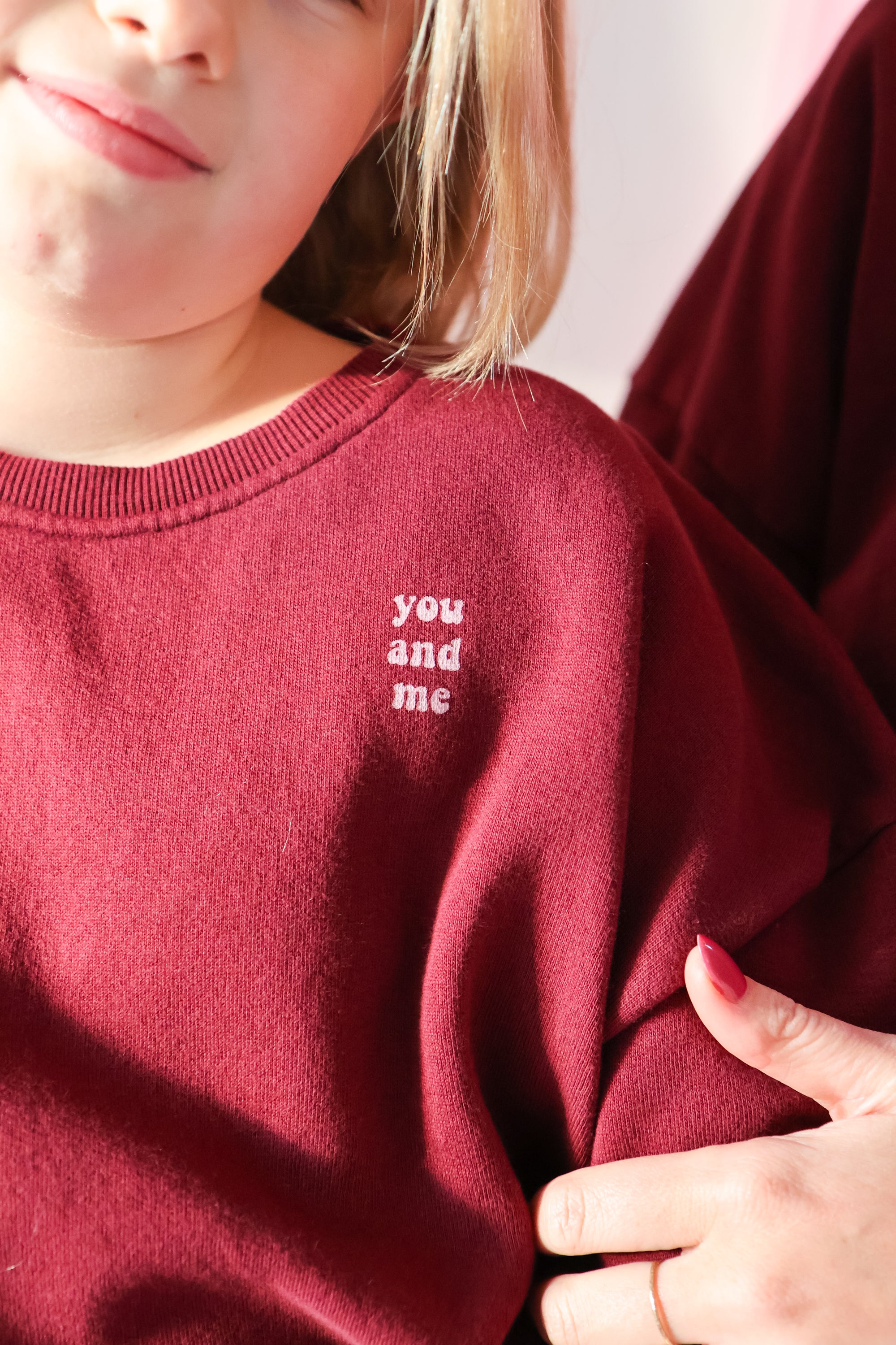 Ella and Rapha Belong Together felpa bimbo bordeaux loose