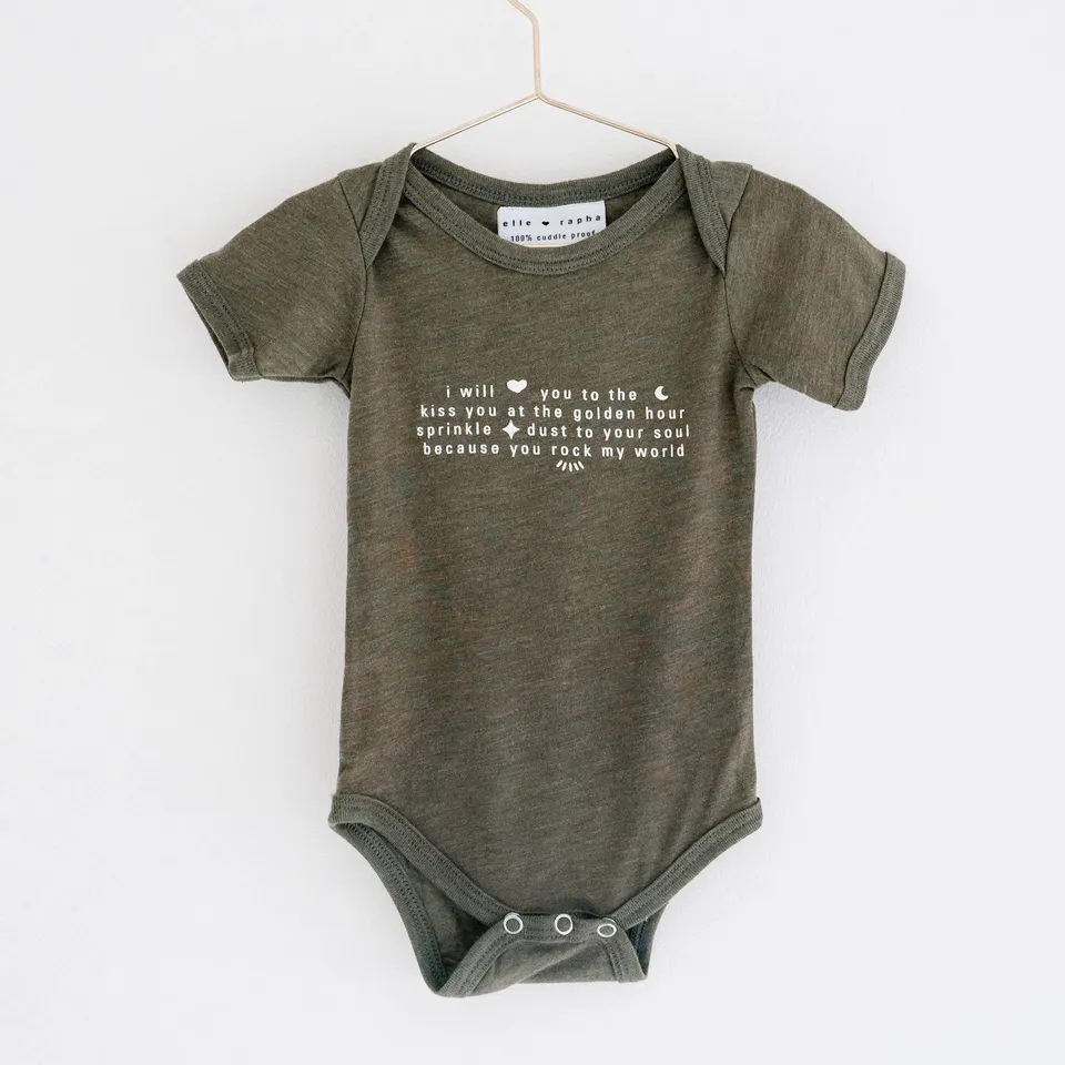 Ella and Rapha To The Moon body neonato kaki morbido