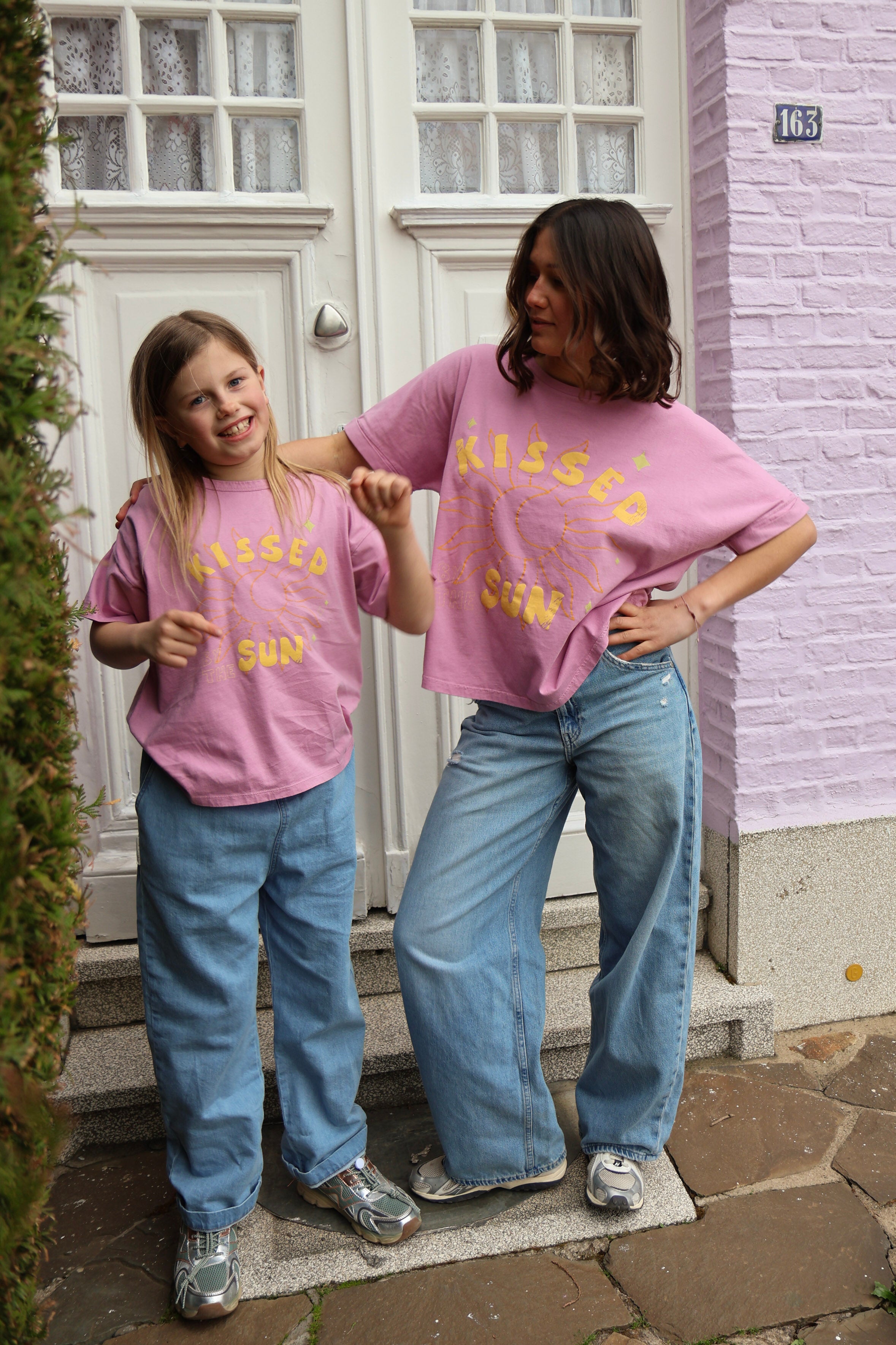 Ella and Rapha Kissed by the Sun t-shirt rosa loose cotone