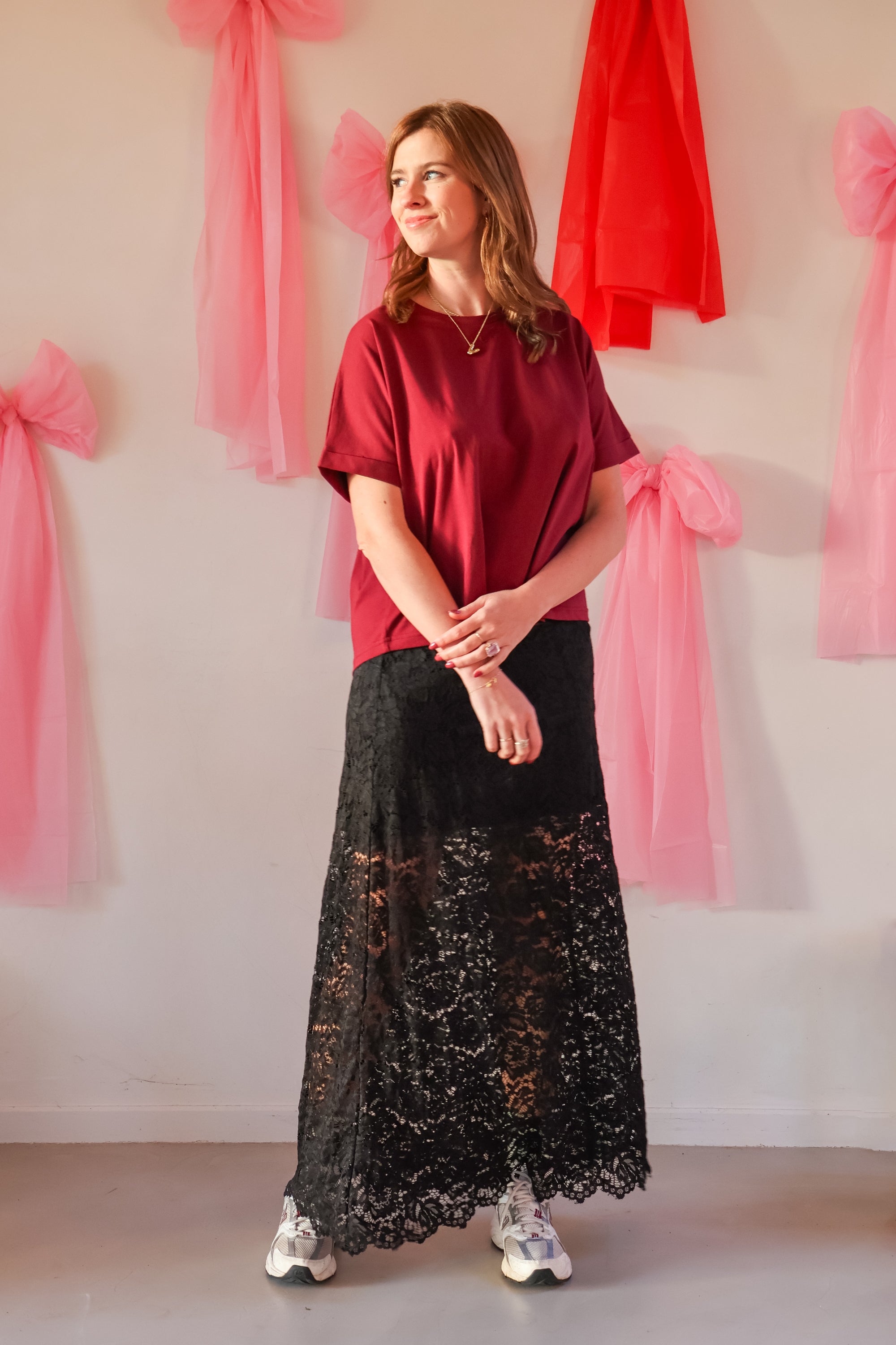 Ella and Rapha Little Moons t-shirt bordeaux loose fit