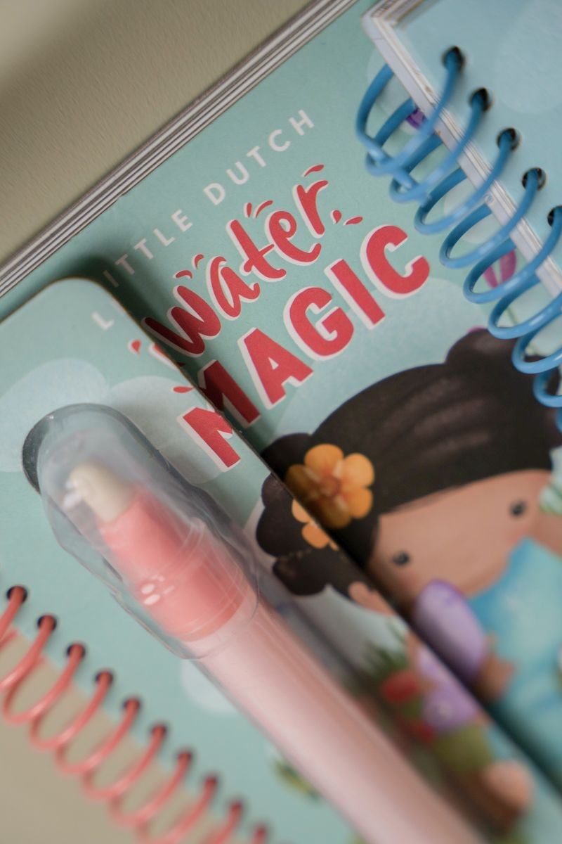 Little Dutch Rosa Friends Libro Magico Acqua riutilizzabile