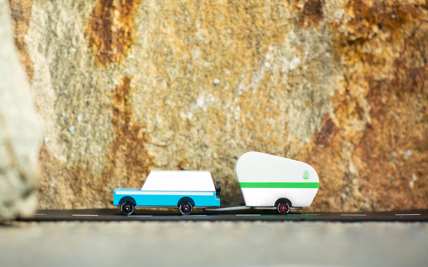 Candylab Candycar Pinecone Trailer camper legno magnetico
