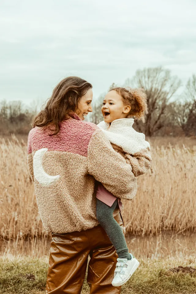 Ella and Rapha Moon Jacket giacca teddy cranberry pile