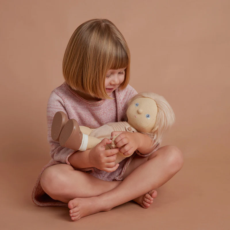 OlliElla Dinkum Dolls Bitsy bambola empatica