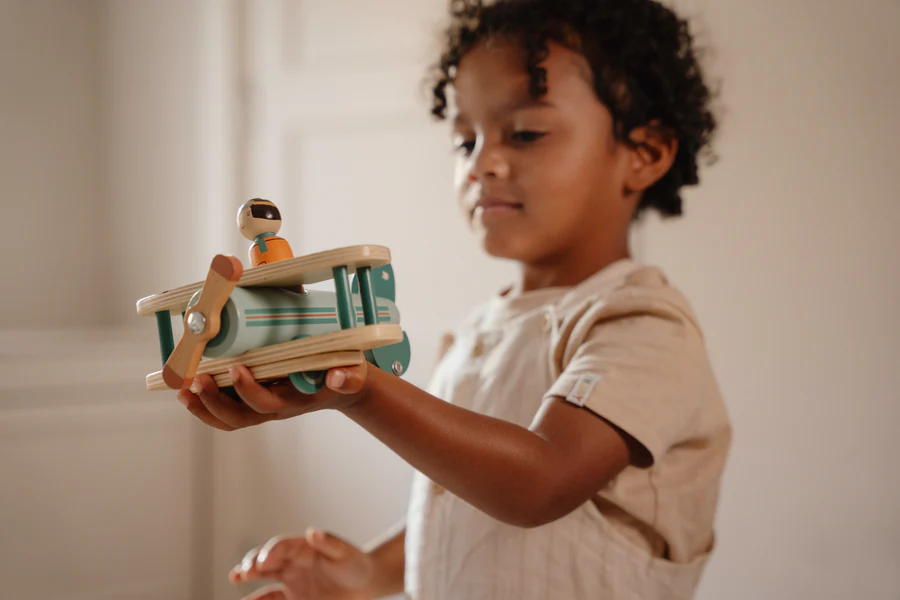 Little Dutch Aeroplano Pilota gioco legno 18 mesi