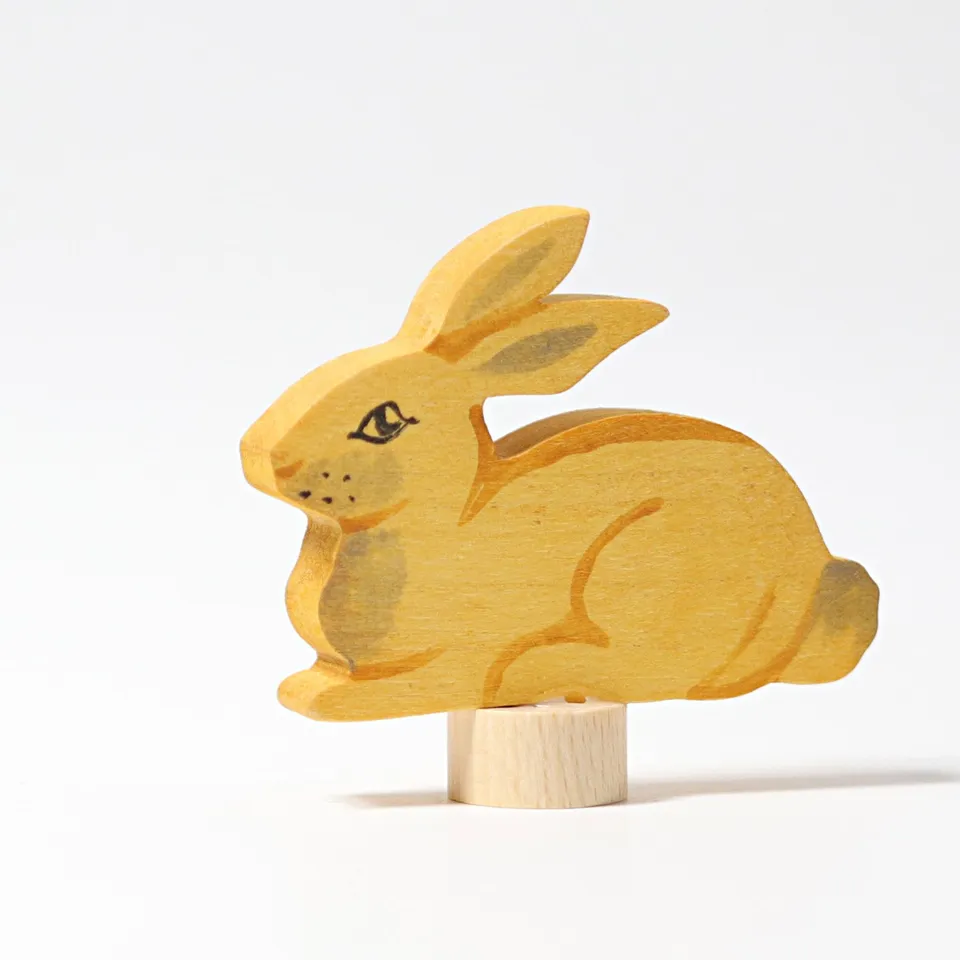 Grimm's coniglio accucciato figura in legno 6 cm