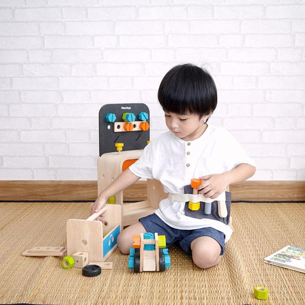 PlanToys Set attrezzi banco lavoro legno 22 pezzi