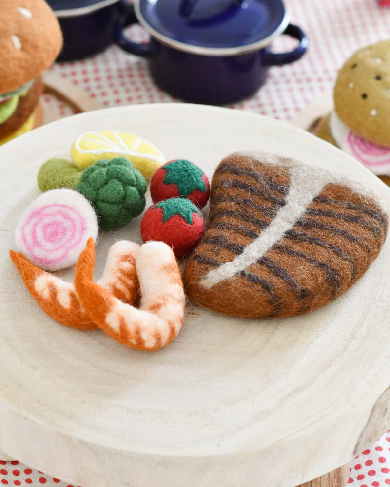 Tara Treasures Surf and Turf Stack cibo in feltro 8 pezzi