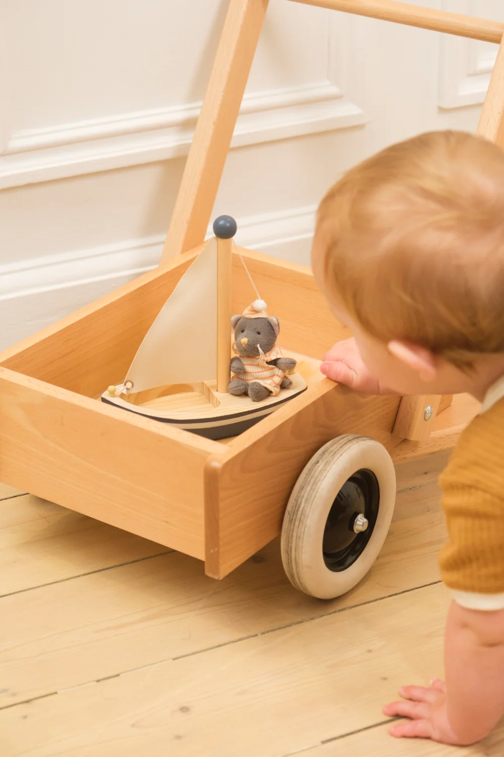 Egmont Toys Carrello Primi Passi in legno ruote gommate 12m+