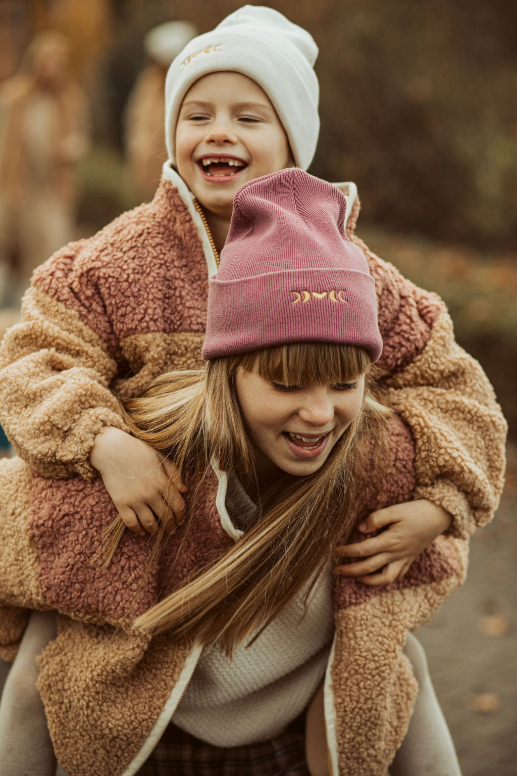 Ella and Rapha Little Teddy Moon giacca bordeaux pile