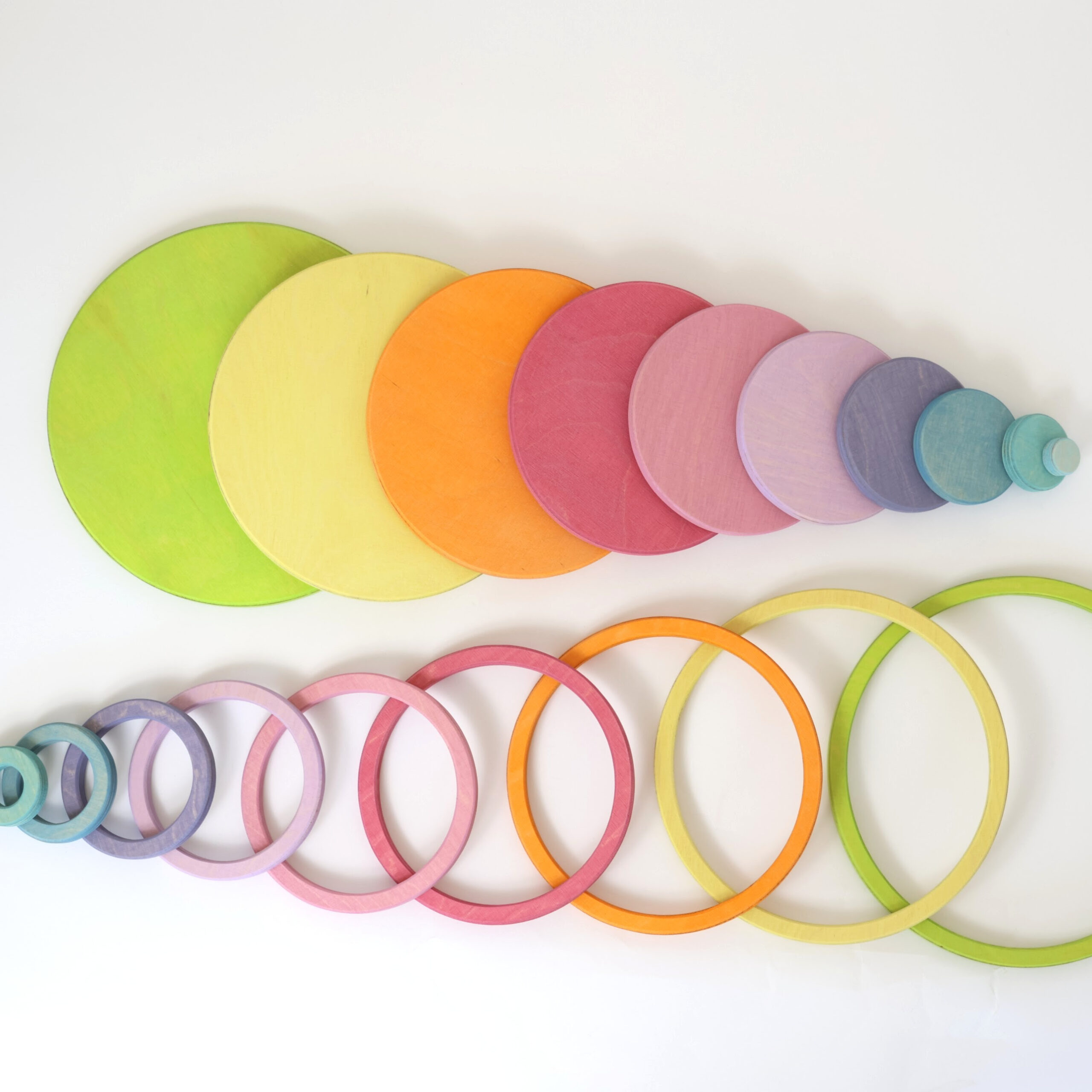 Grimm's Concentric Circles and Rings pastel gioco legno 20 pezzi