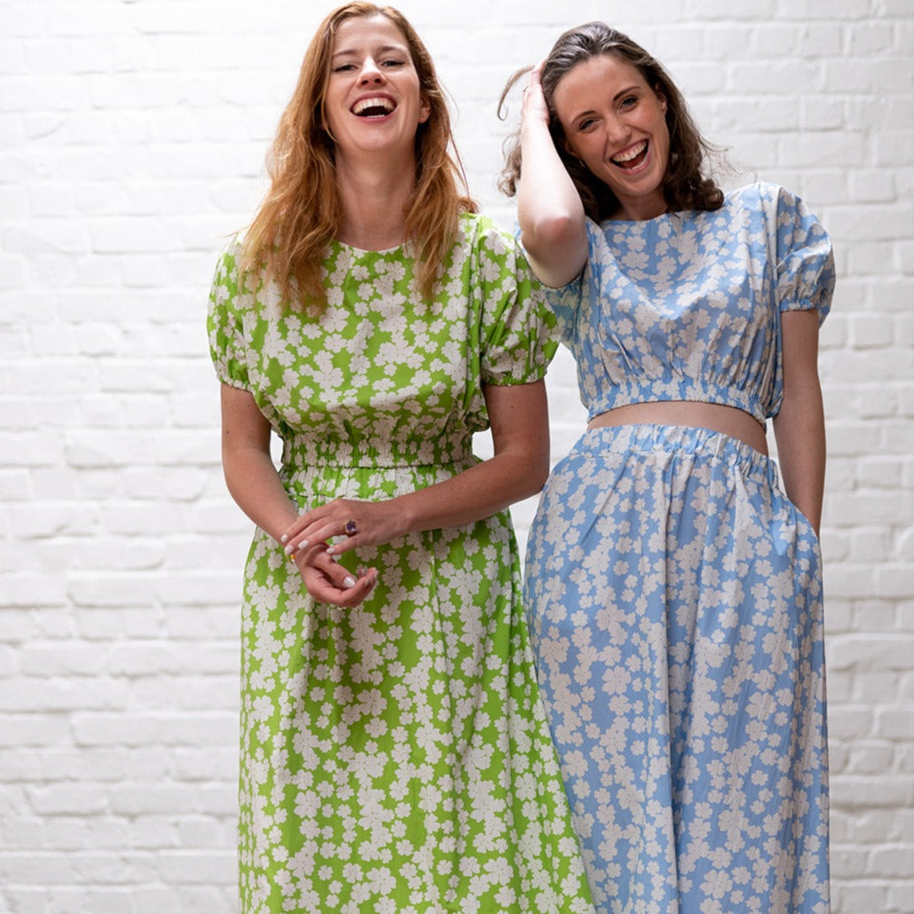 Ella and Rapha Philippa gonna blu donna estate