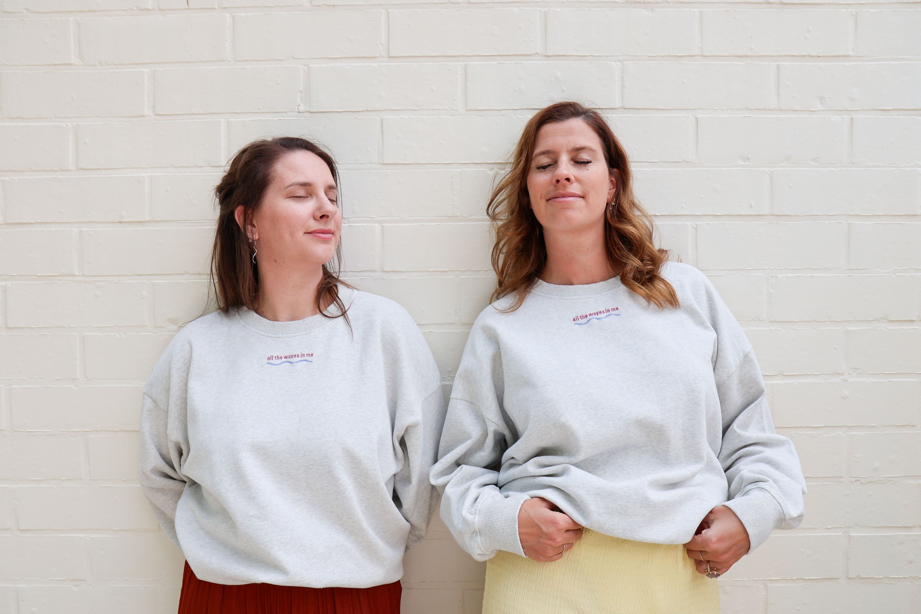 Ella and Rapha Waves felpa grigia loose fit donna