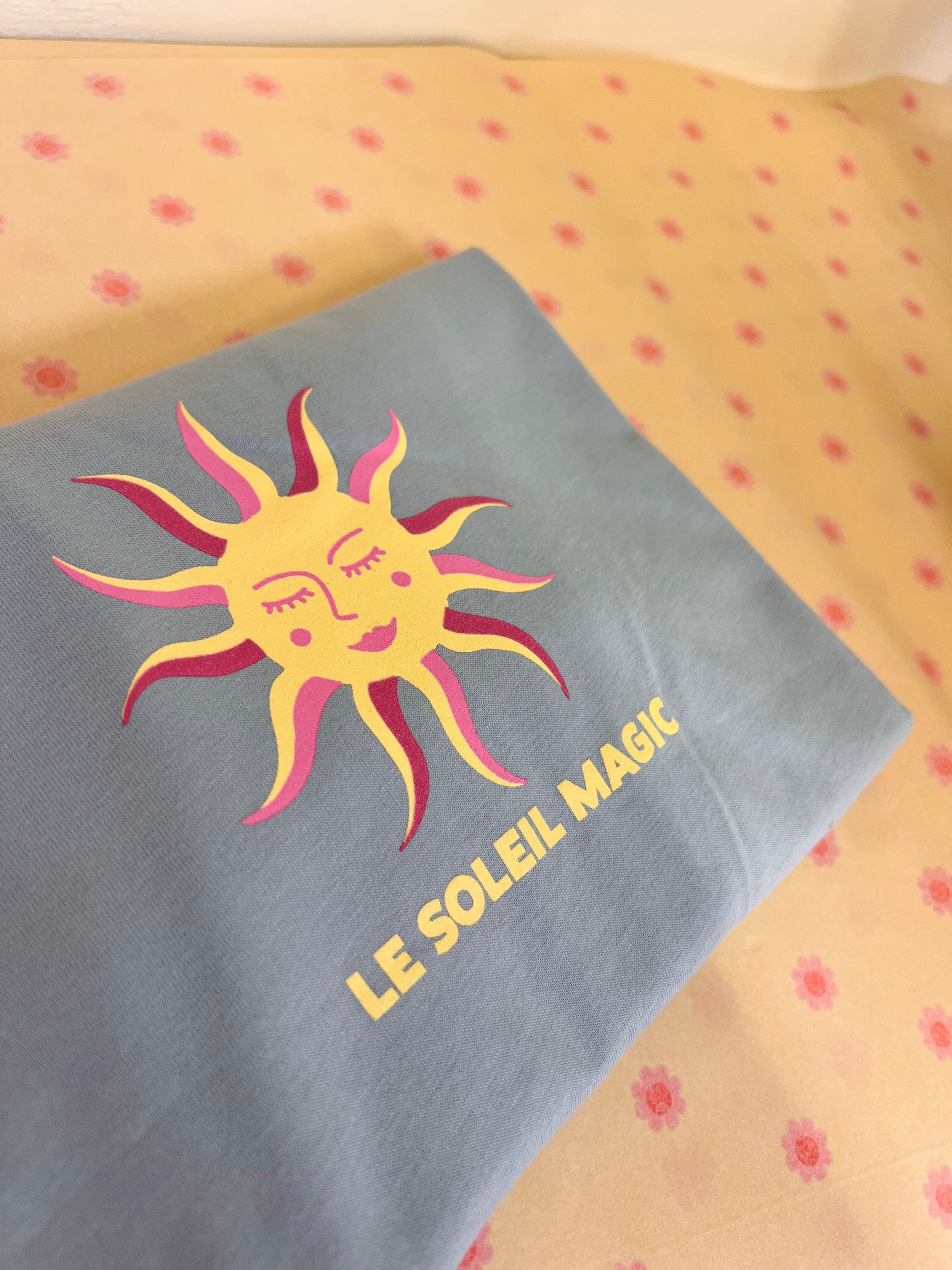 Ella and Rapha Le Soleil Magic maglietta donna azzurra loose