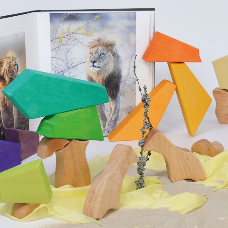 Grimm’s Rainbow Lion set costruzioni legno 27 pezzi colori