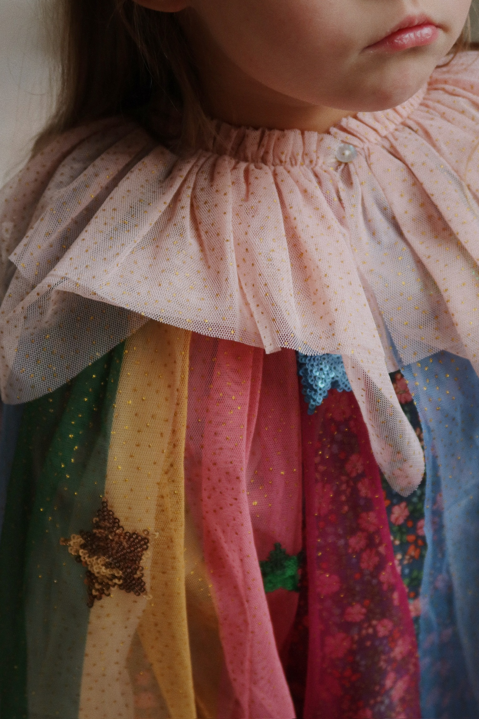 Konges Sløjd Mantello Arcobaleno costume glitterato con bacchetta