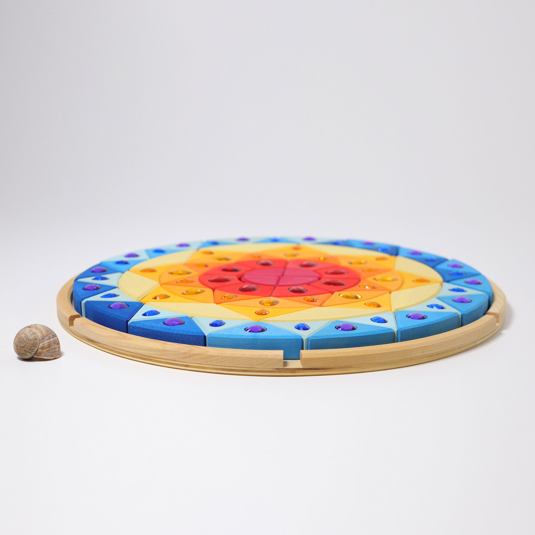 Grimm's Mandala Sole gioco in legno 76 pezzi con vassoio