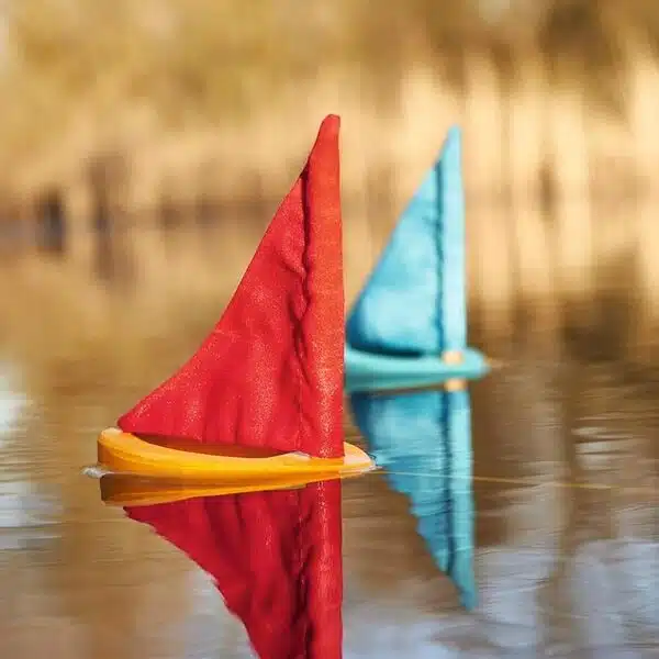Goki Barchetta a vela blu barca legno 12 cm