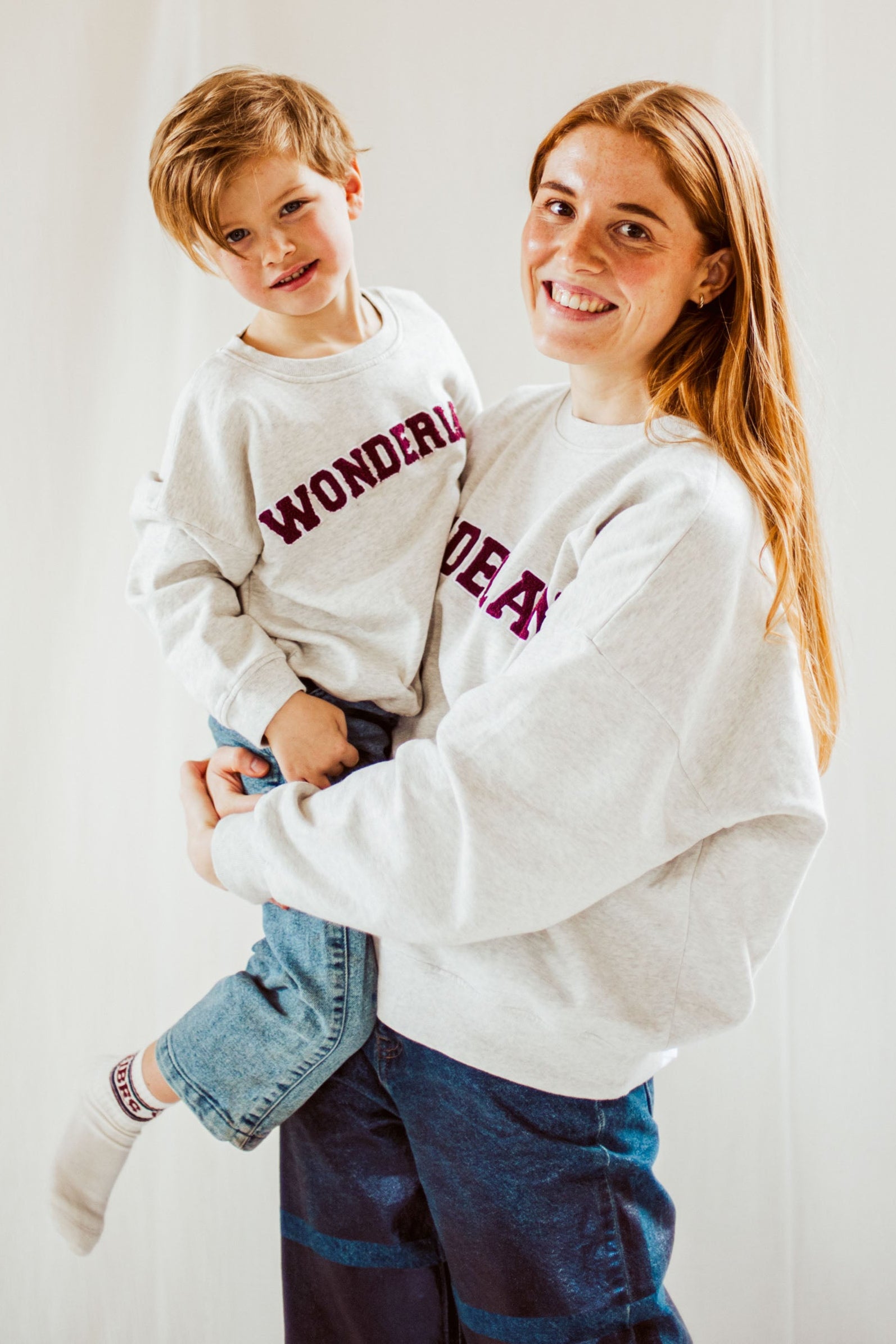 Ella and Rapha WONDERLAND felpa grigia donna ricamata loose