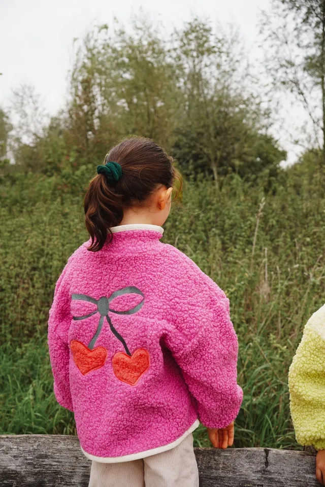 Ella and Rapha Funky Cherry giacca teddy rosa ciliegia