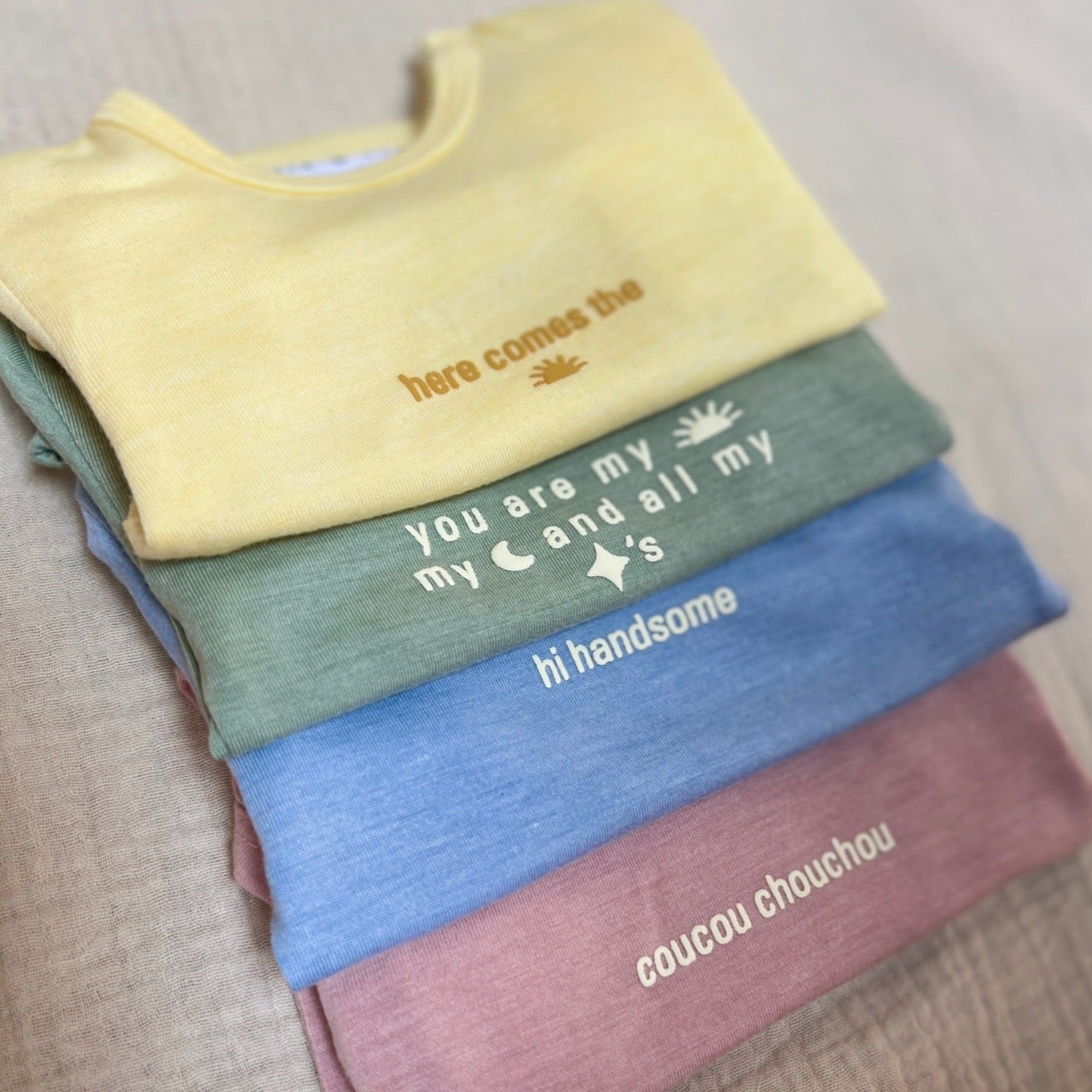 Ella and Rapha Here Comes the Sun body neonato giallo