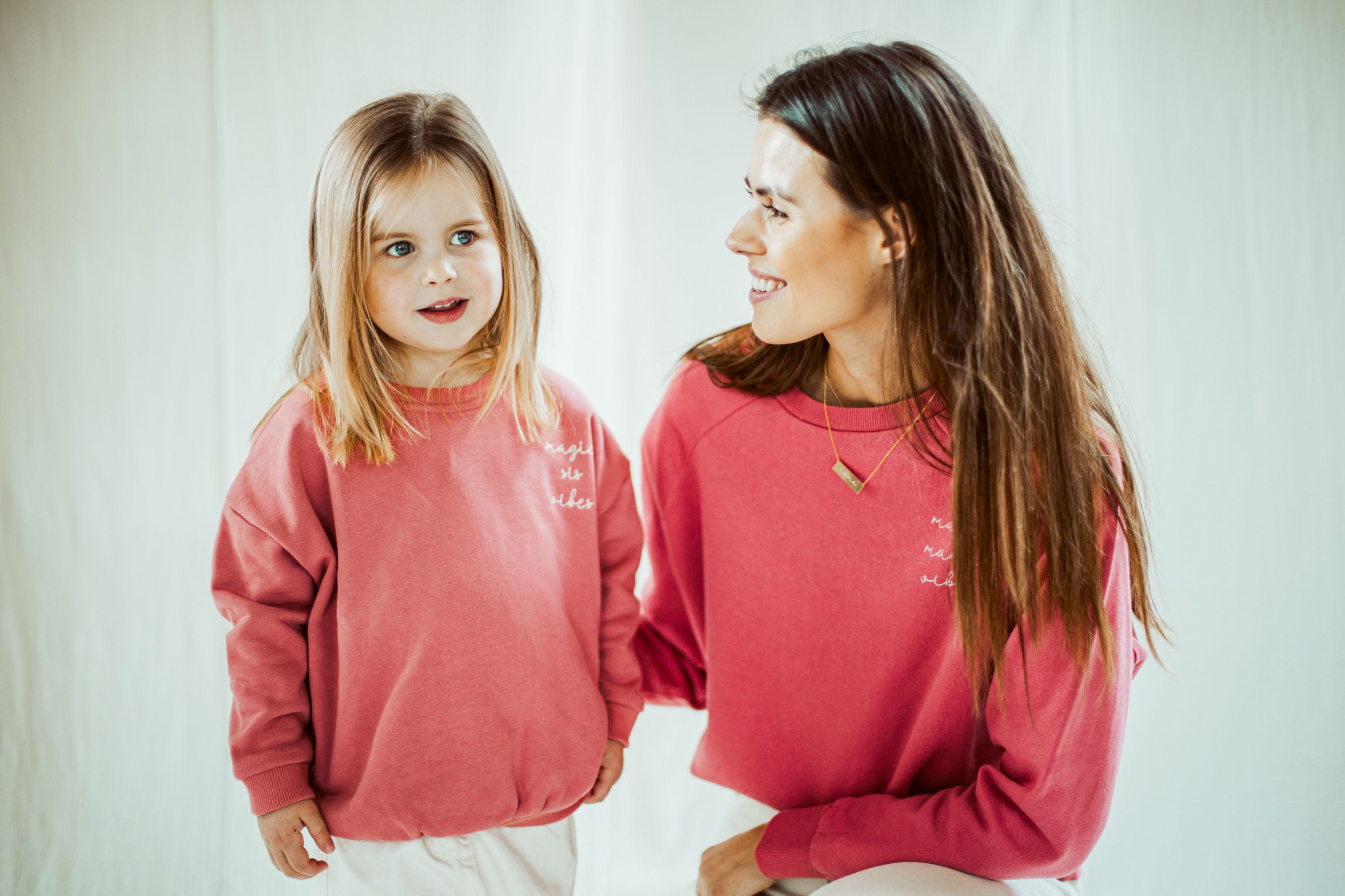 Ella and Rapha Mama felpa classica sweet raspberry cotone