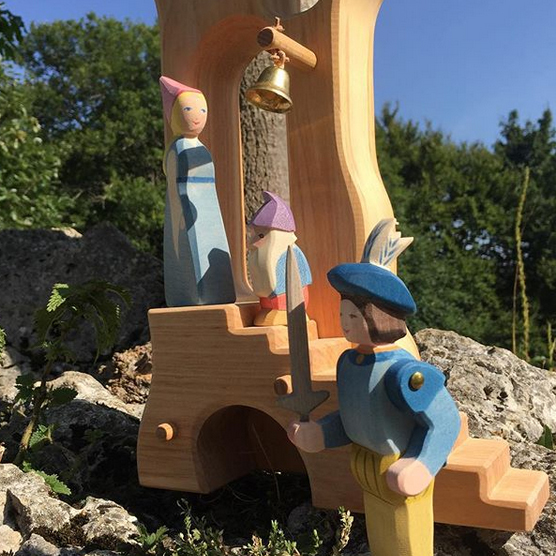 Ostheimer Castello Cavaliere Torre Alta con Scale Legno