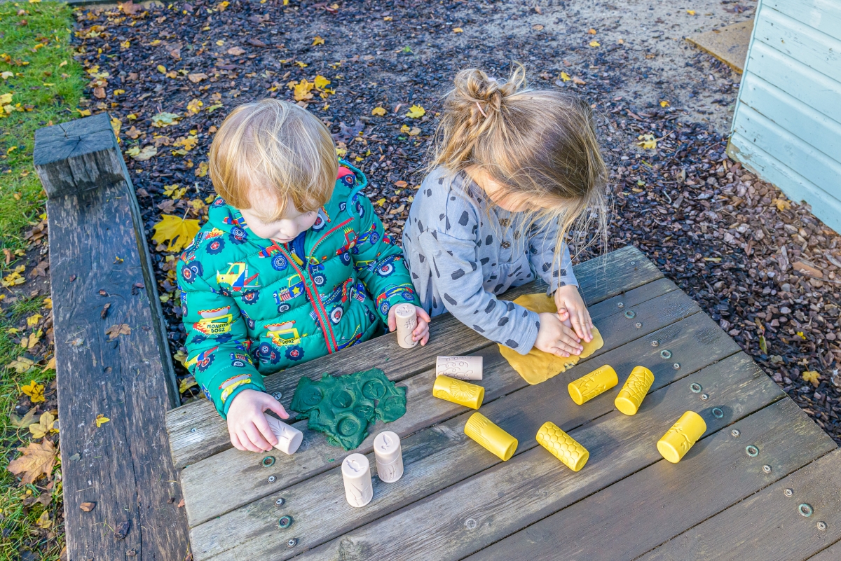Yellow Door Garden Bugs rulli sensoriali 6 pezzi