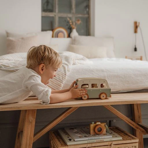 Little Dutch Vintage Campervan camper in legno con famiglia