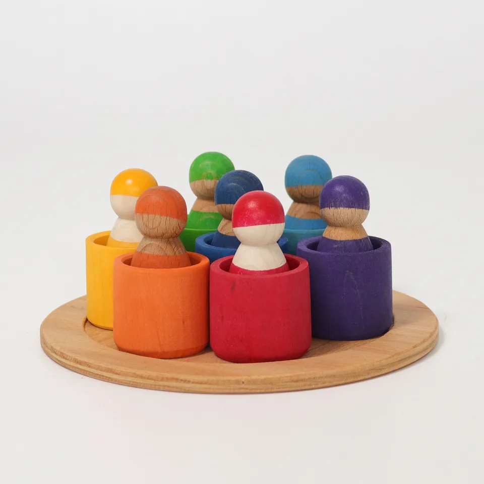 Grimm's 7 Amici Arcobaleno personaggi legno con vassoio