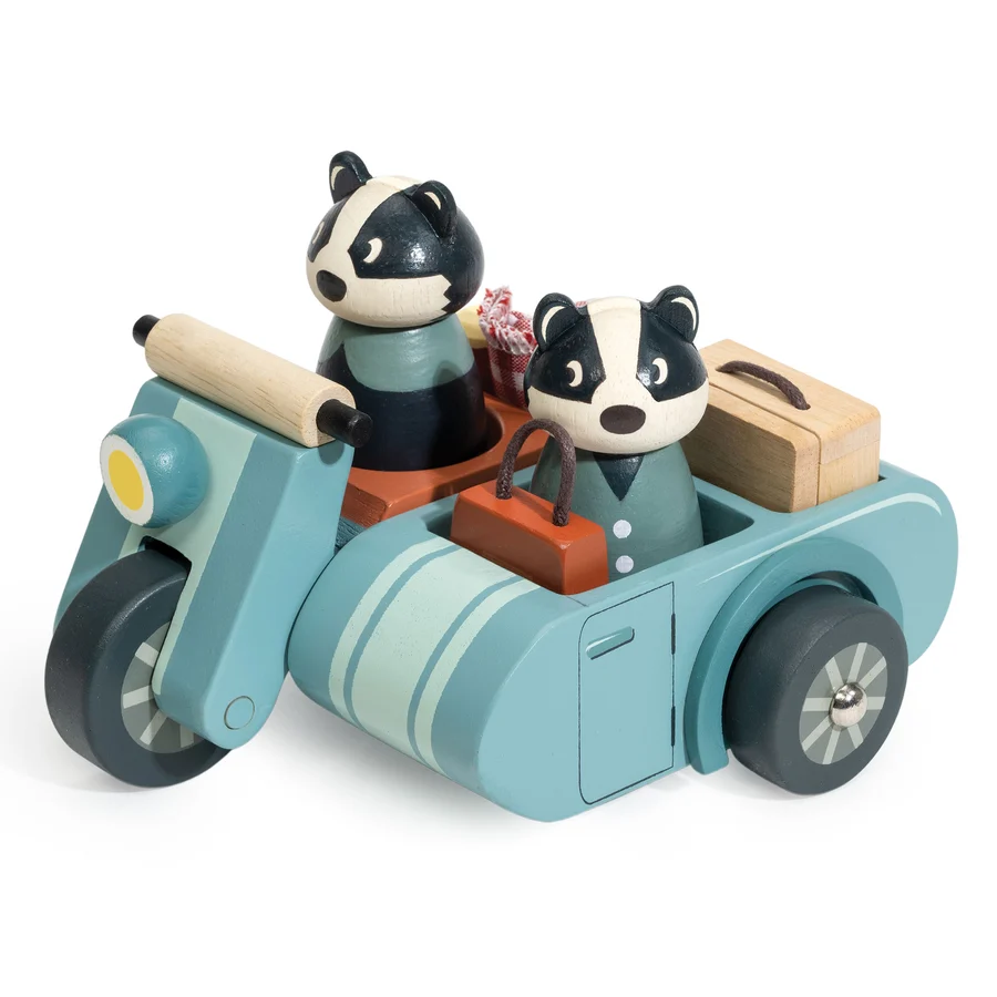 Tender Leaf Badger Picnic Motorbike Ride mini mondo legno