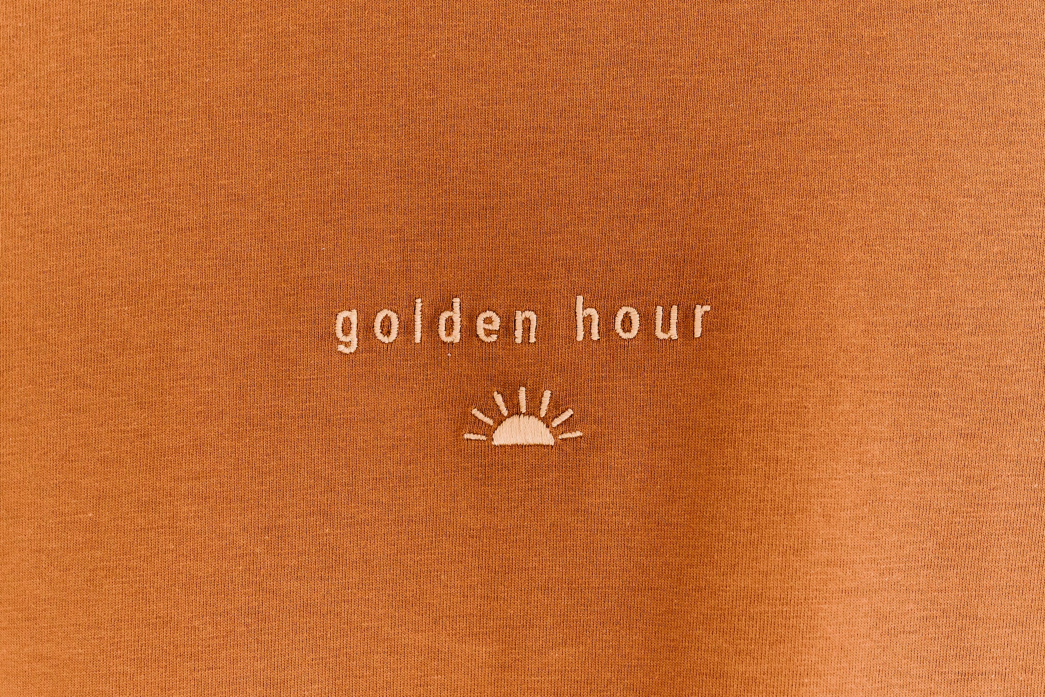 Ella and Rapha Golden Hour maglietta arancione cotone organico