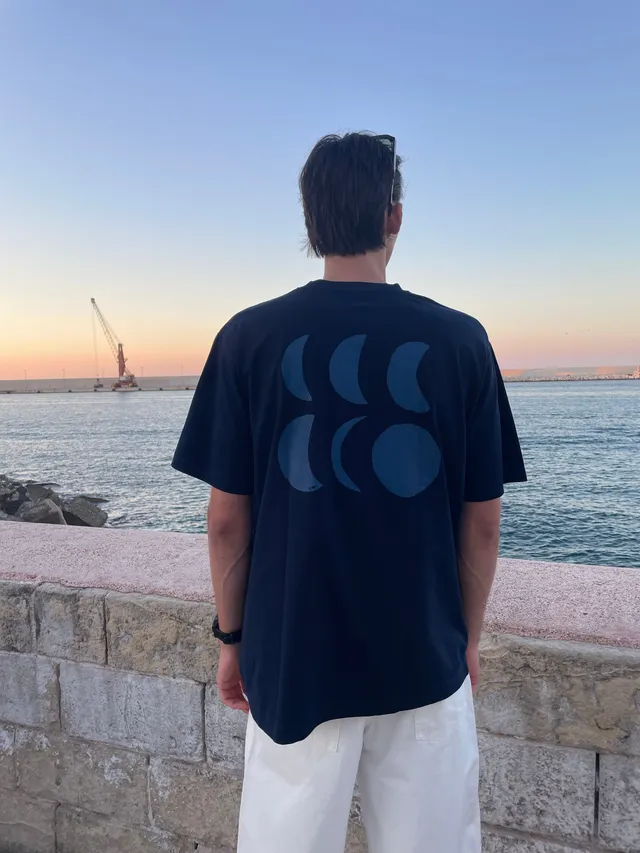 Ella and Rapha To The Moon t-shirt blu notte loose fit