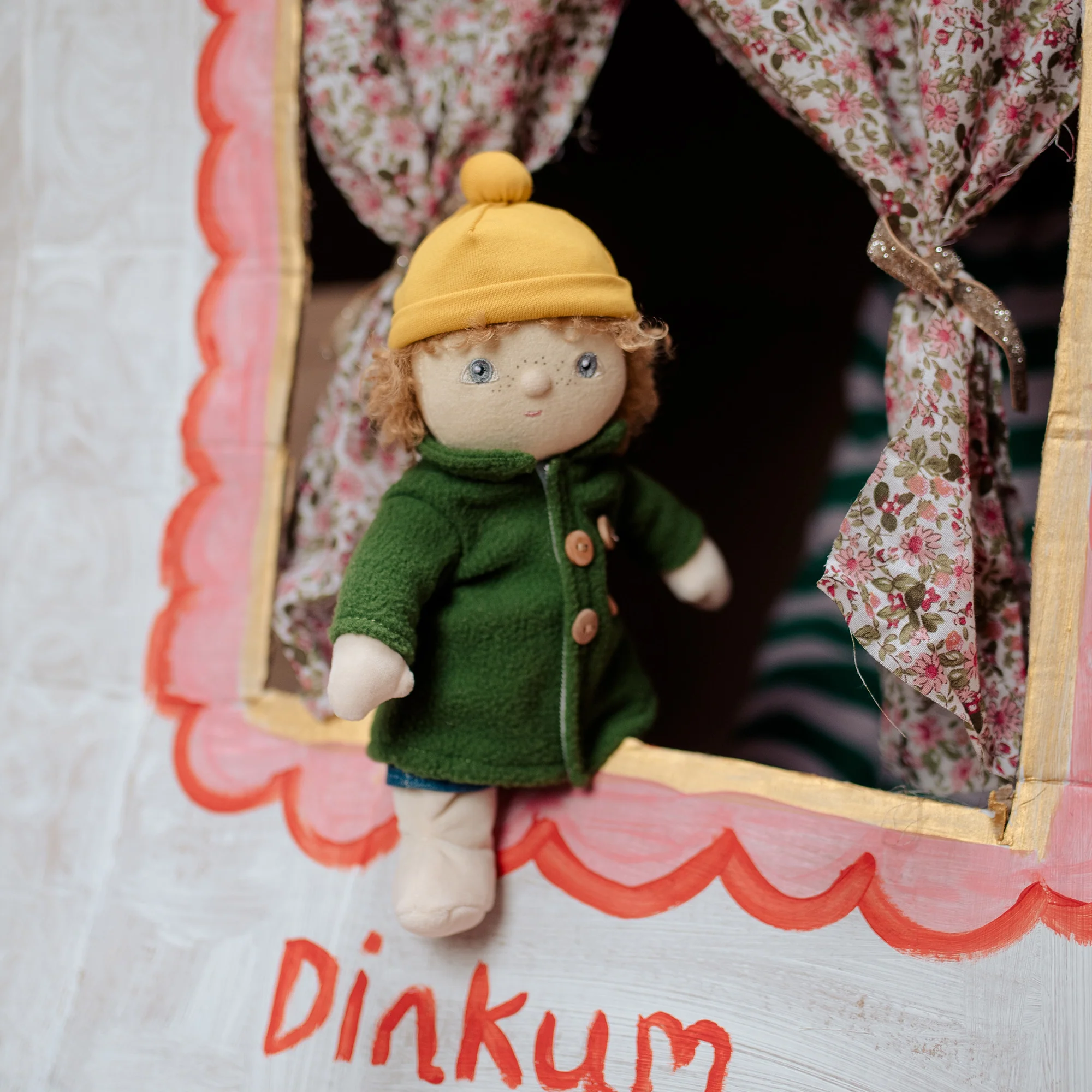 Olli Ella Dress Me Dinky Charlie Chestnut bambola stoffa