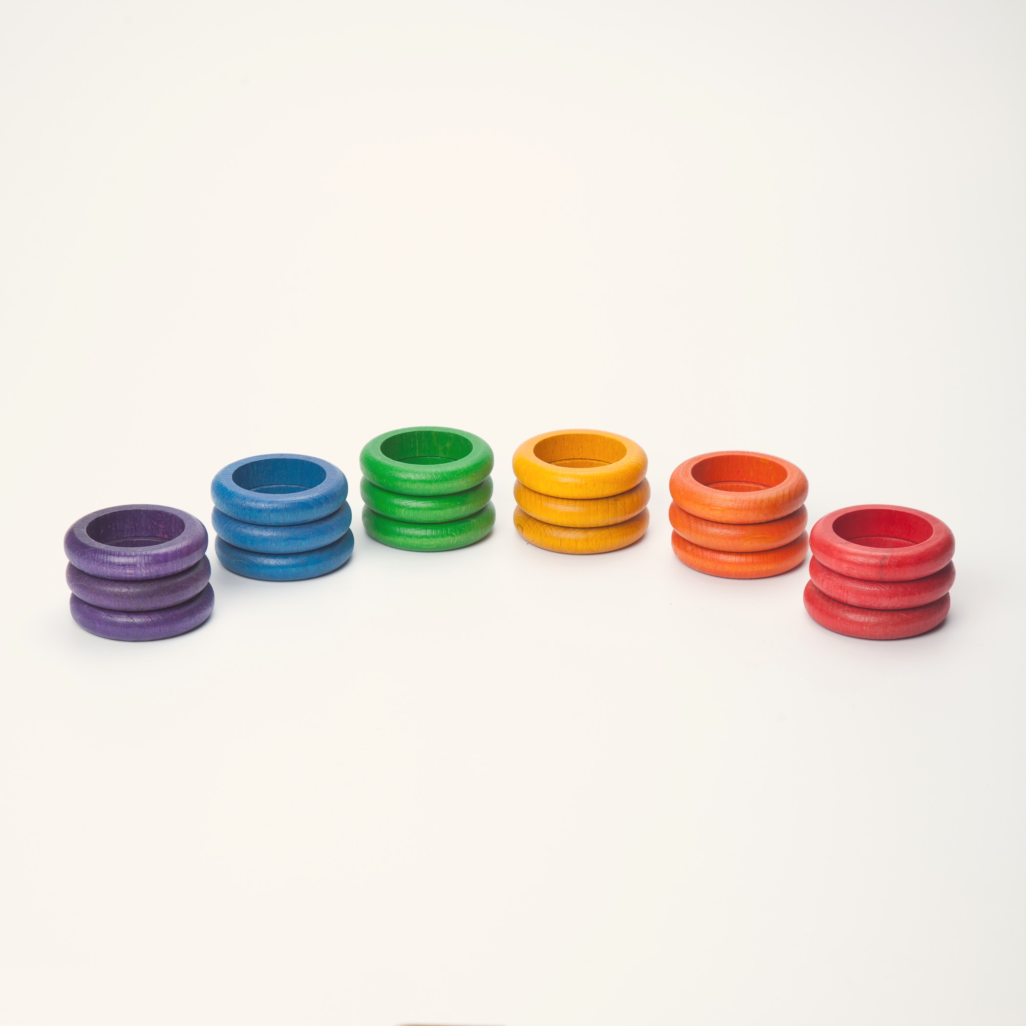 Grapat 18 Anelli Arcobaleno set legno 4,7 cm