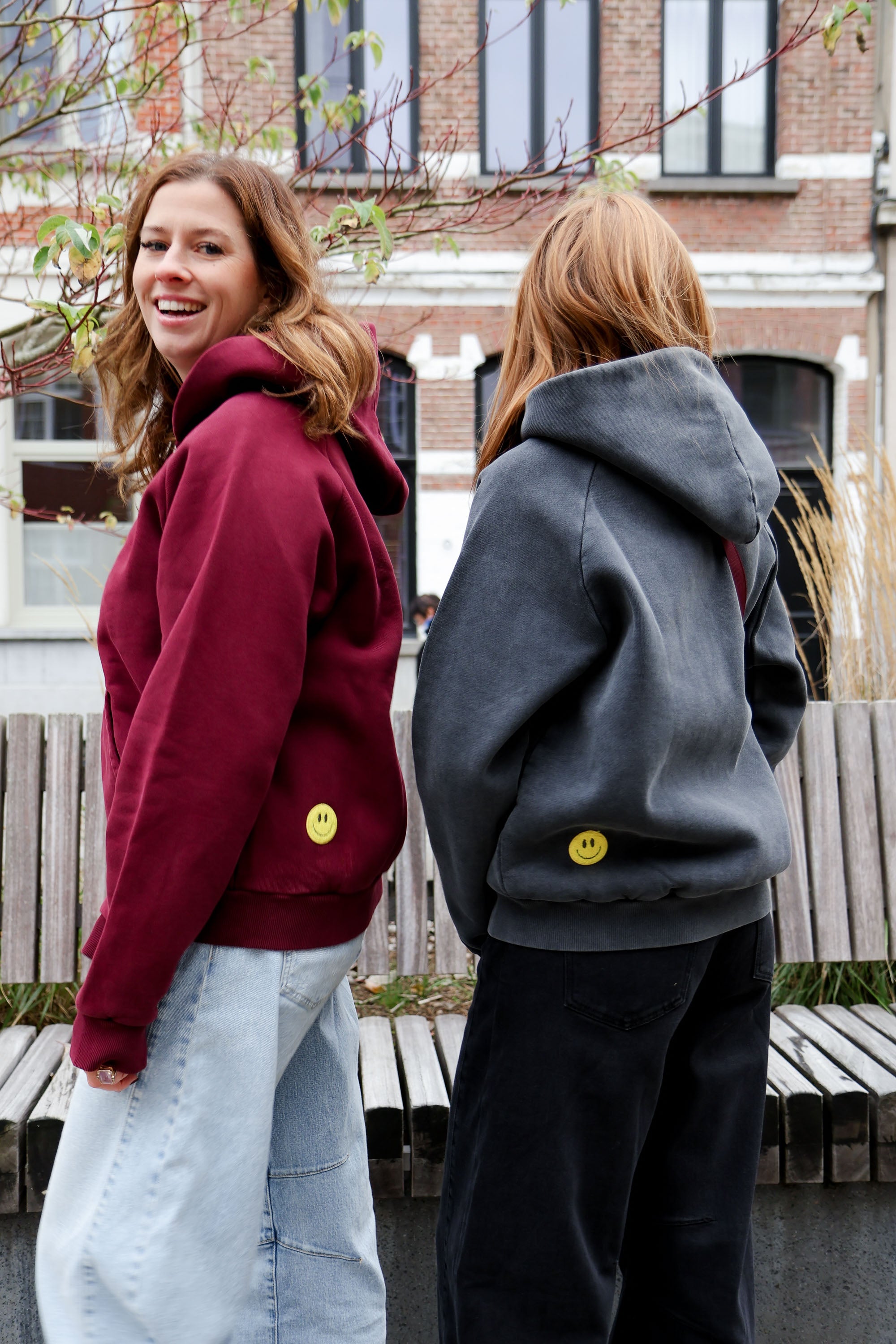 Ella and Rapha Smiley felpa cappuccio bordeaux donna