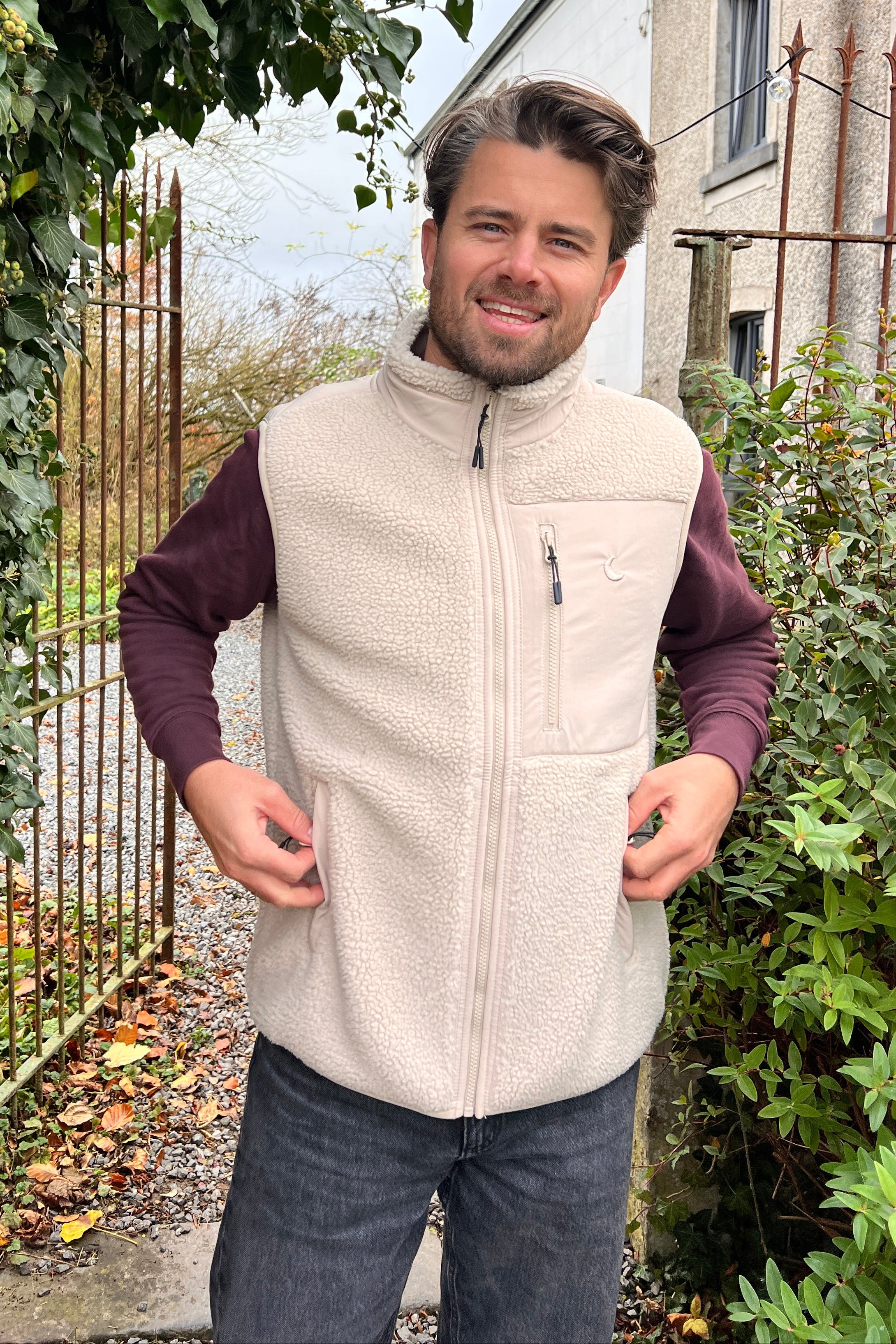 Ella and Rapha Teddy Vest gilet smanicato uomo beige