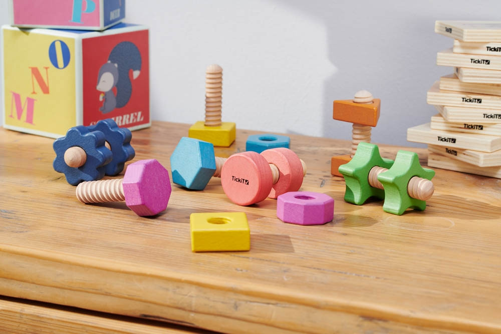 TickiT Dadi e Bulloni set montessori 7 forme arcobaleno