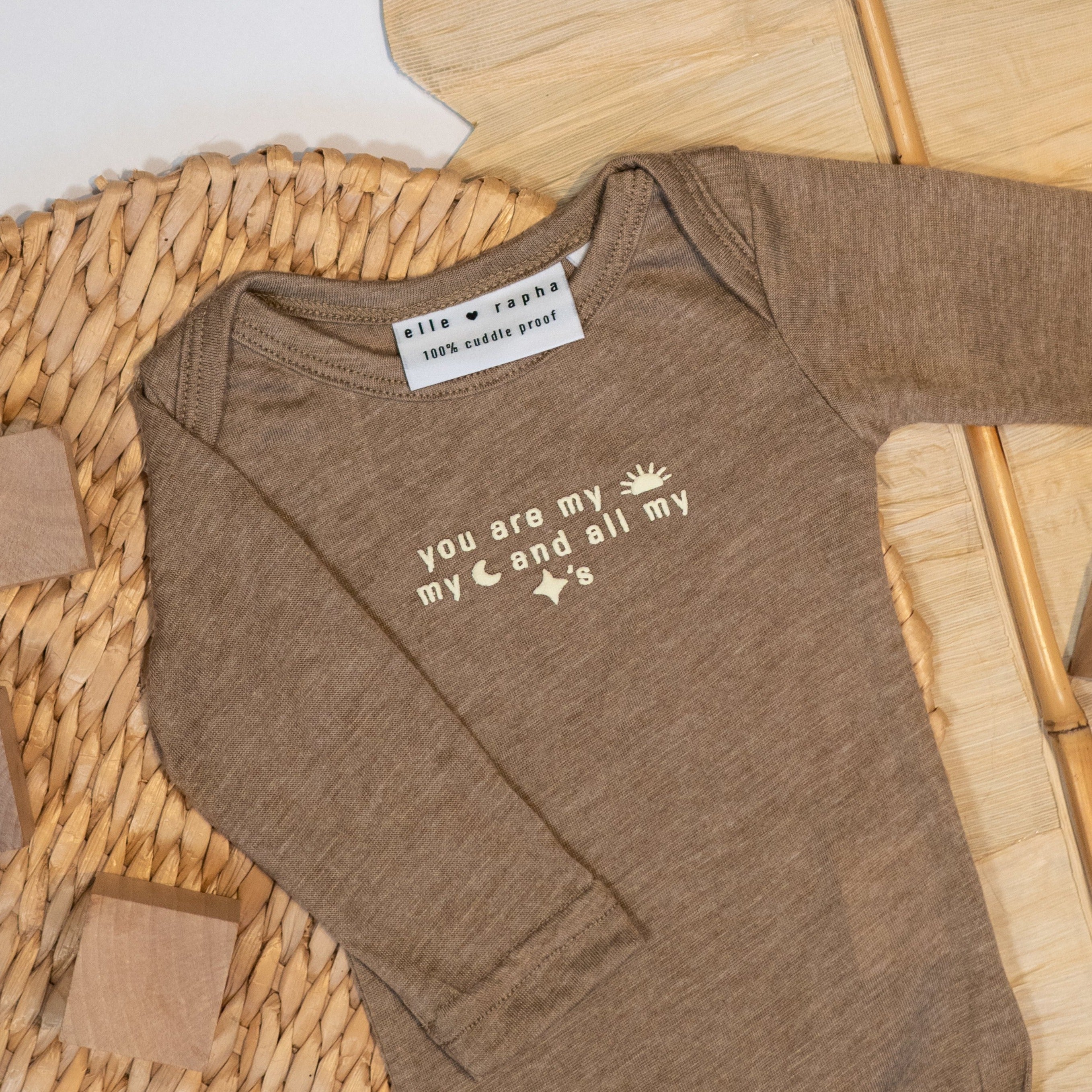 Ella and Rapha Sun Moon Stars body neonato taupe
