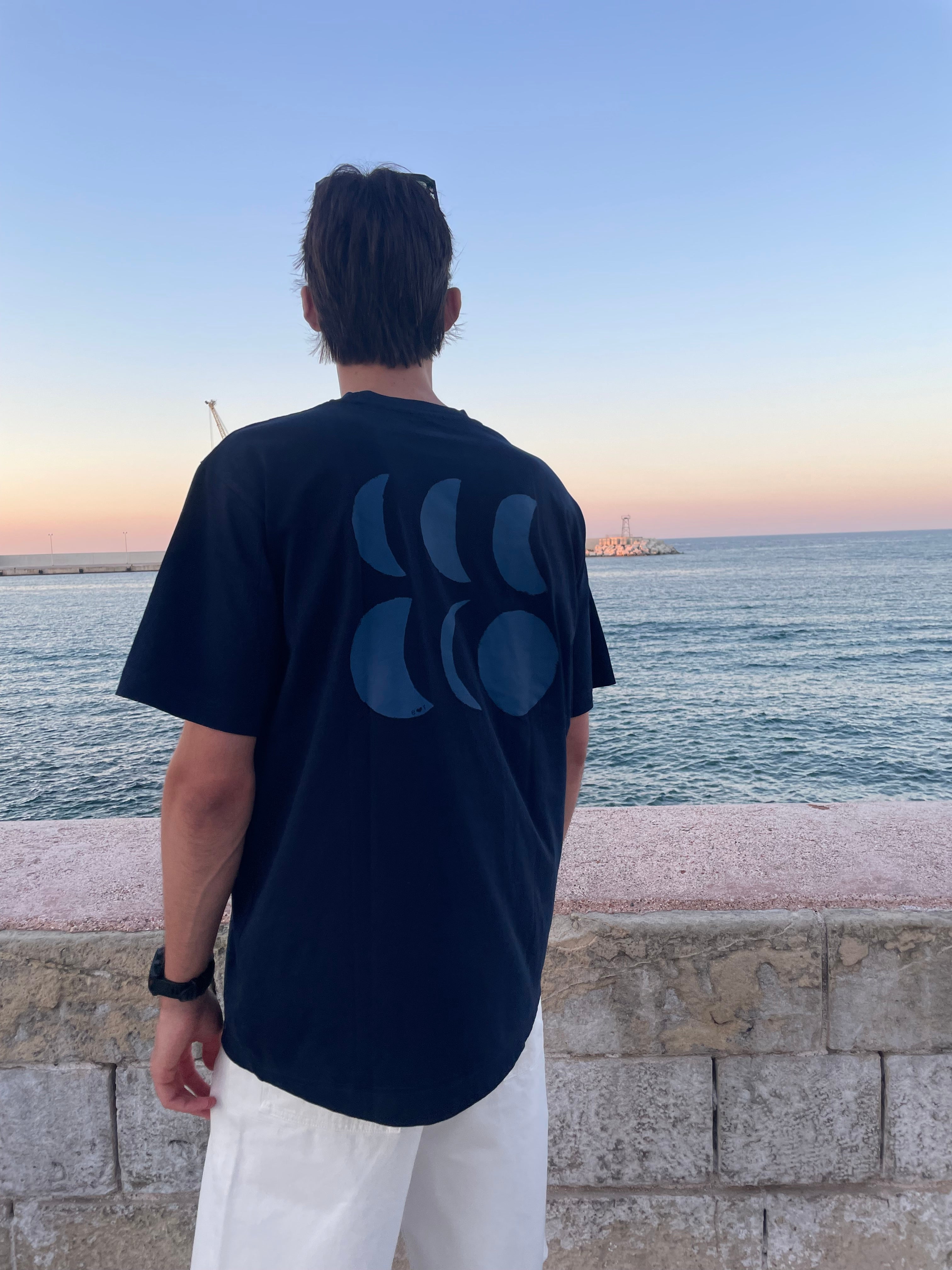 Ella and Rapha To The Moon t-shirt blu notte loose fit