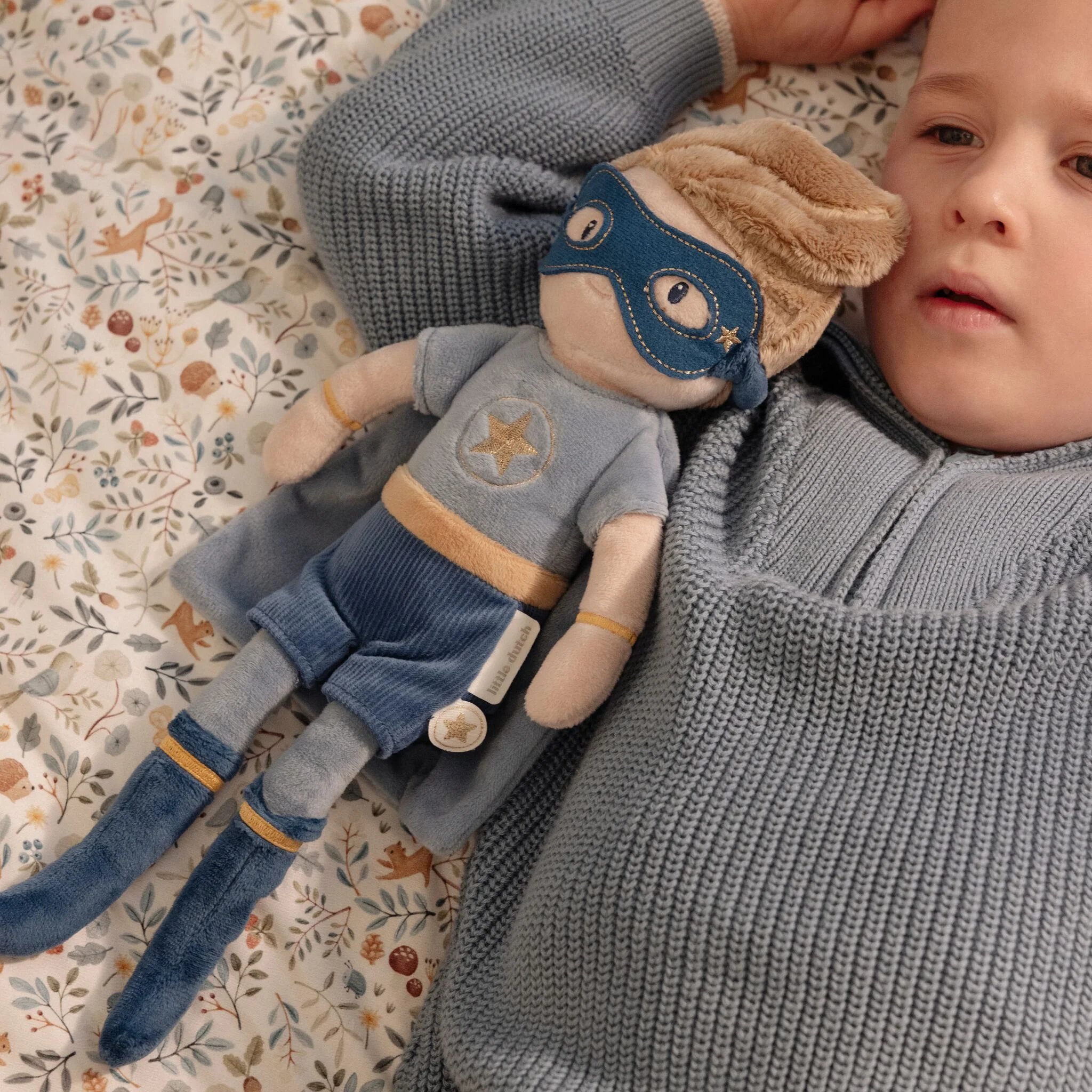 Little Dutch Cuddle Doll Superhero Jim bambola morbida 35 cm