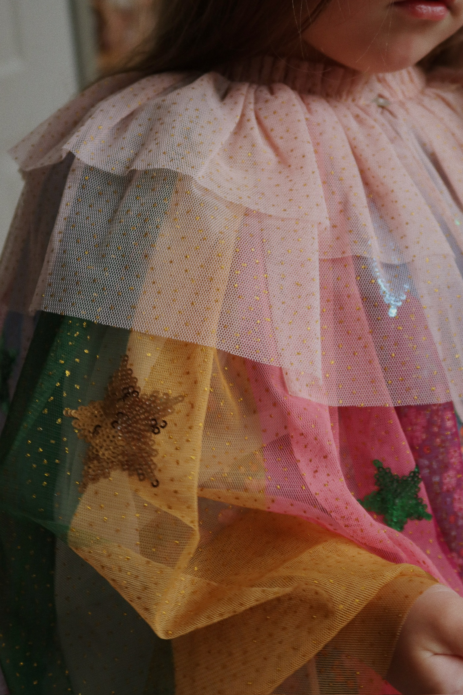 Konges Sløjd Mantello Arcobaleno costume glitterato con bacchetta