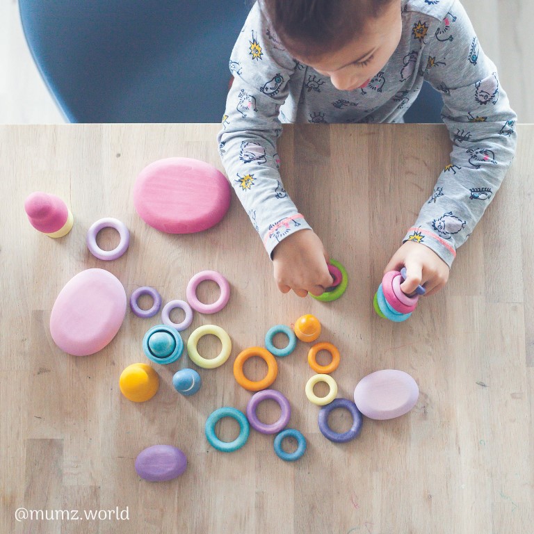 Grimm's Building Rings Rainbow Pastel anelli legno 24 pezzi