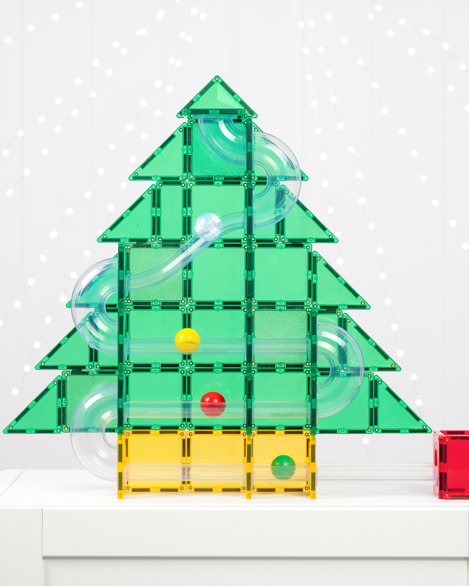 Connetix Albero di Natale pista magnetica 71 pezzi