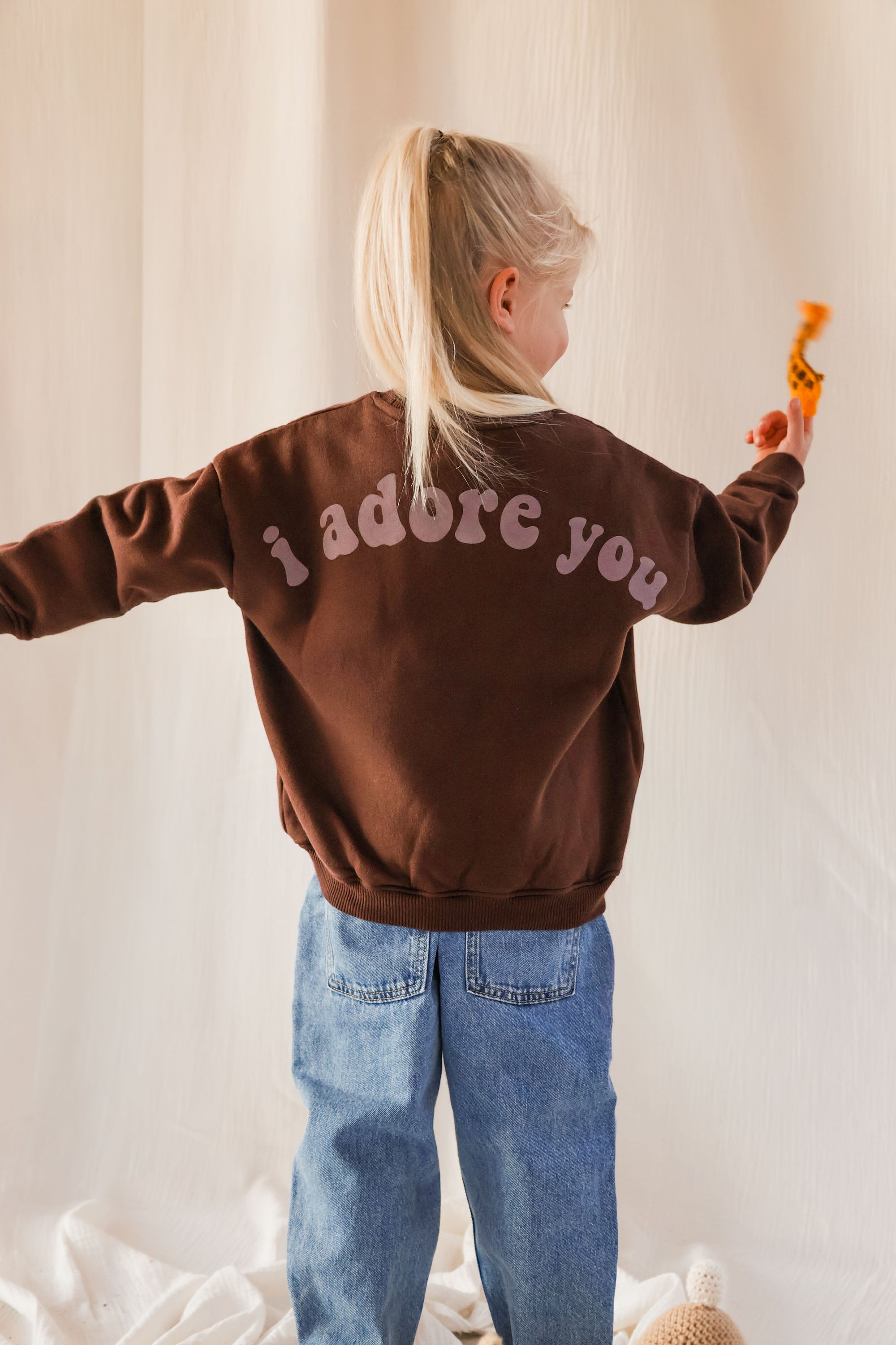 Ella and Rapha I Adore You felpa marrone loose fit bimbi