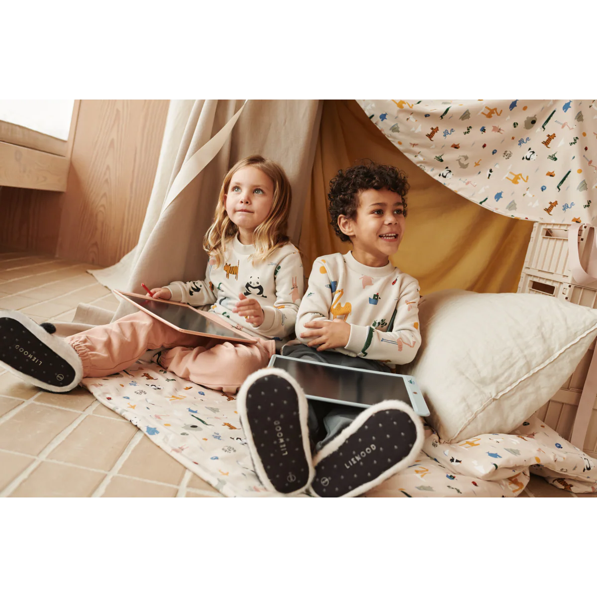 Liewood Zora Rabbit lavagna LCD XL con penna