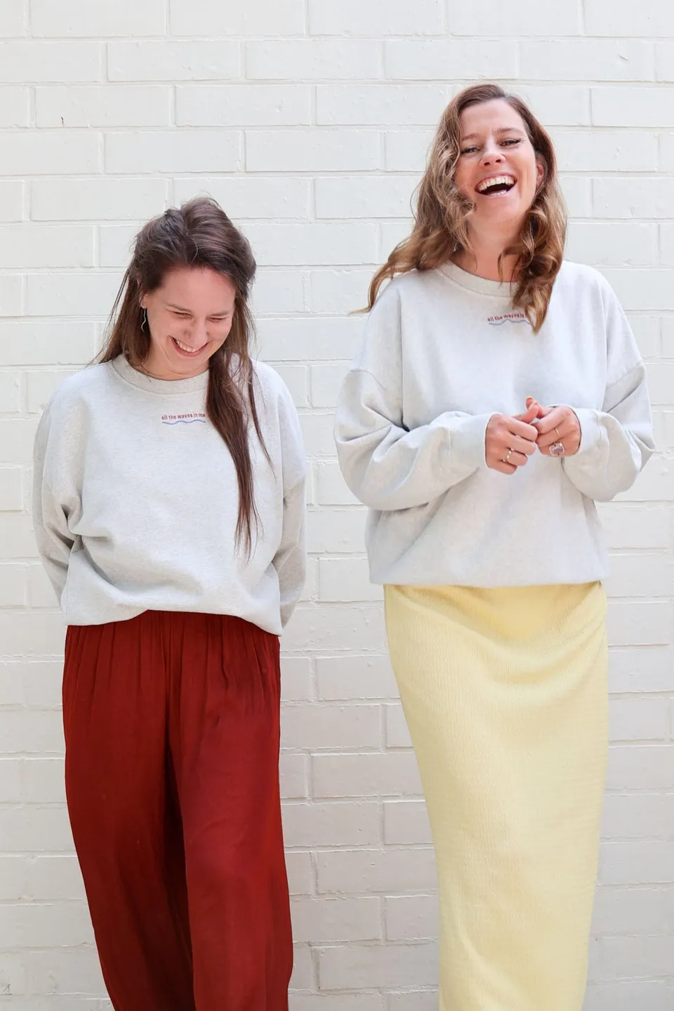 Ella and Rapha Waves felpa grigia loose fit donna